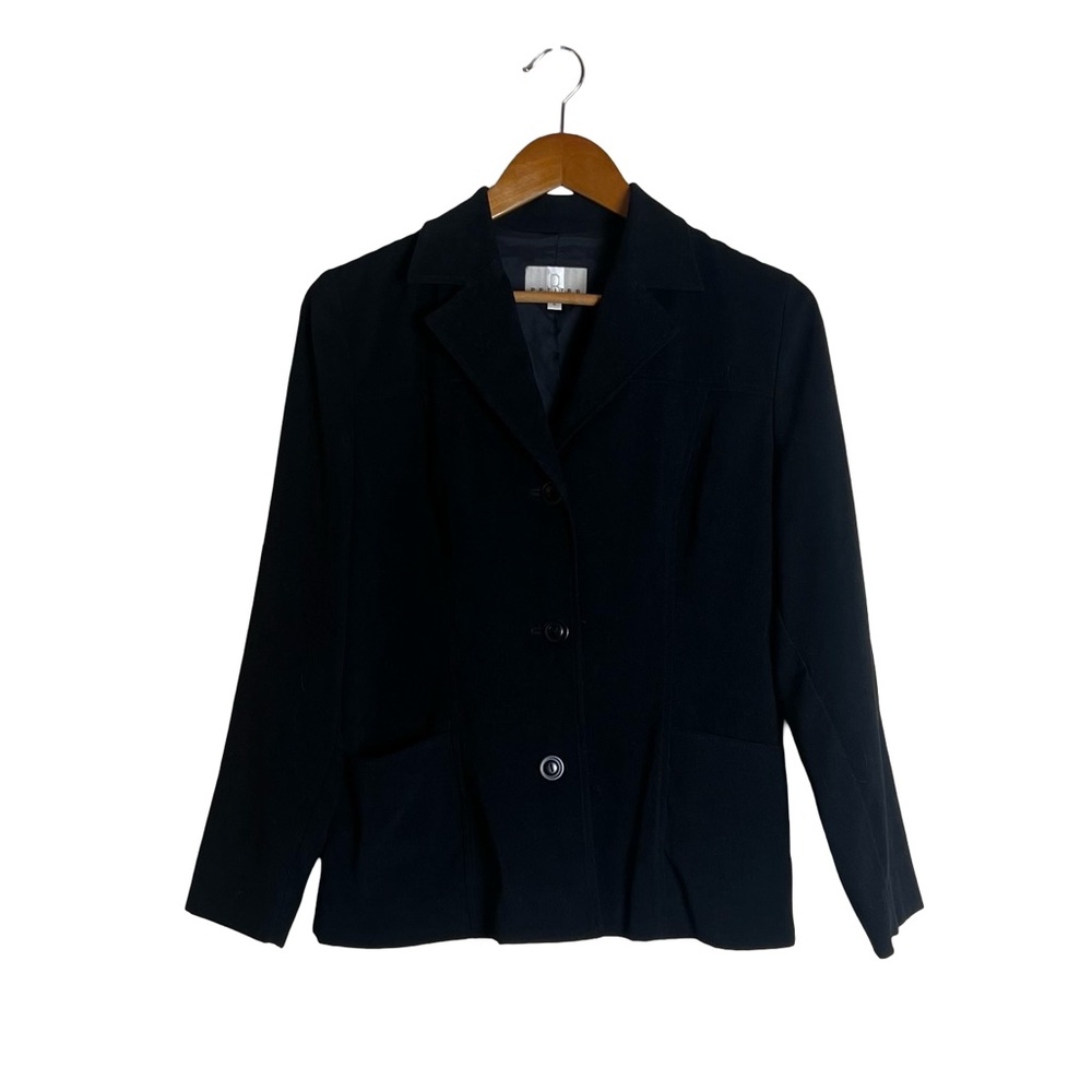 Reitmans petite black lightweight blazer. Size 2P